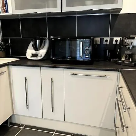 Apartment 7 Min De La